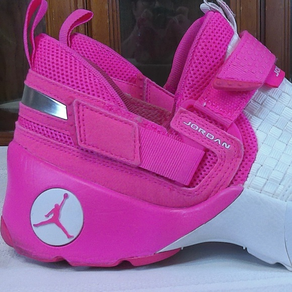 EUC Nike Air Jordan Runner LX Premium Heiress Woman's Sneakers Sz 8.5 COA Includ - Picture 9 of 13